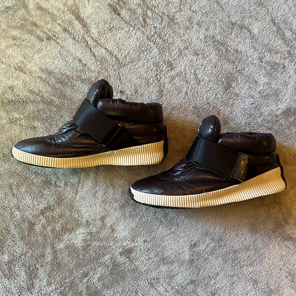 Sorel Kinect sneakers 7.5